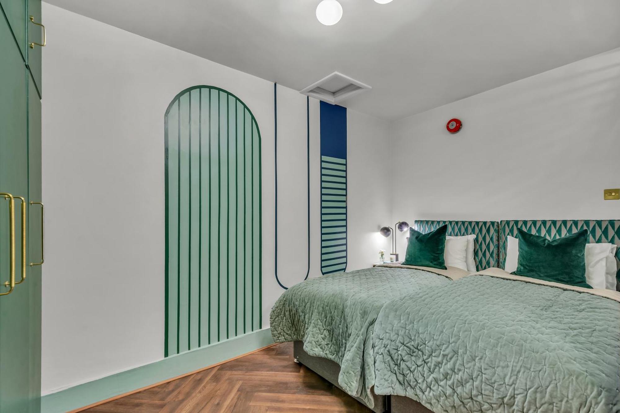 Apartment Mysquare Kensington Residences