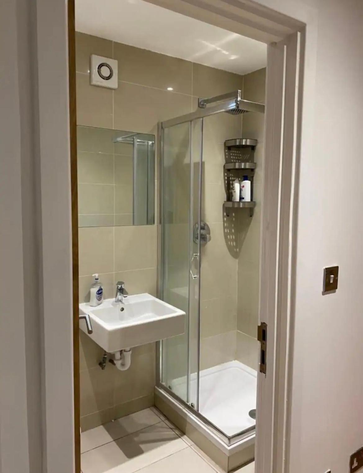 Private In Euston, *