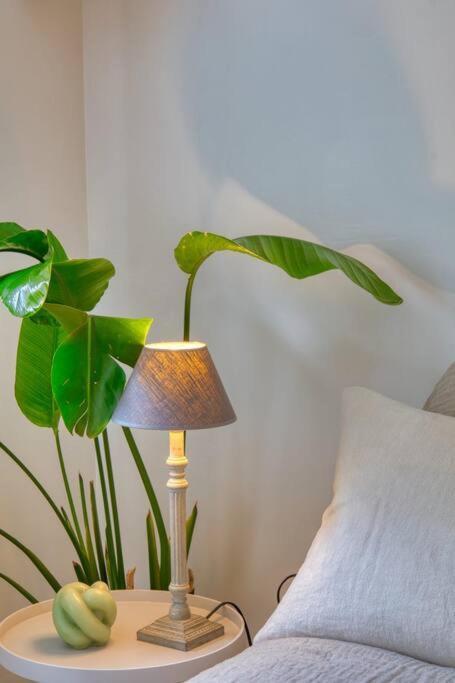 Modern Self-contained With Own Access In Stroud Apartment London