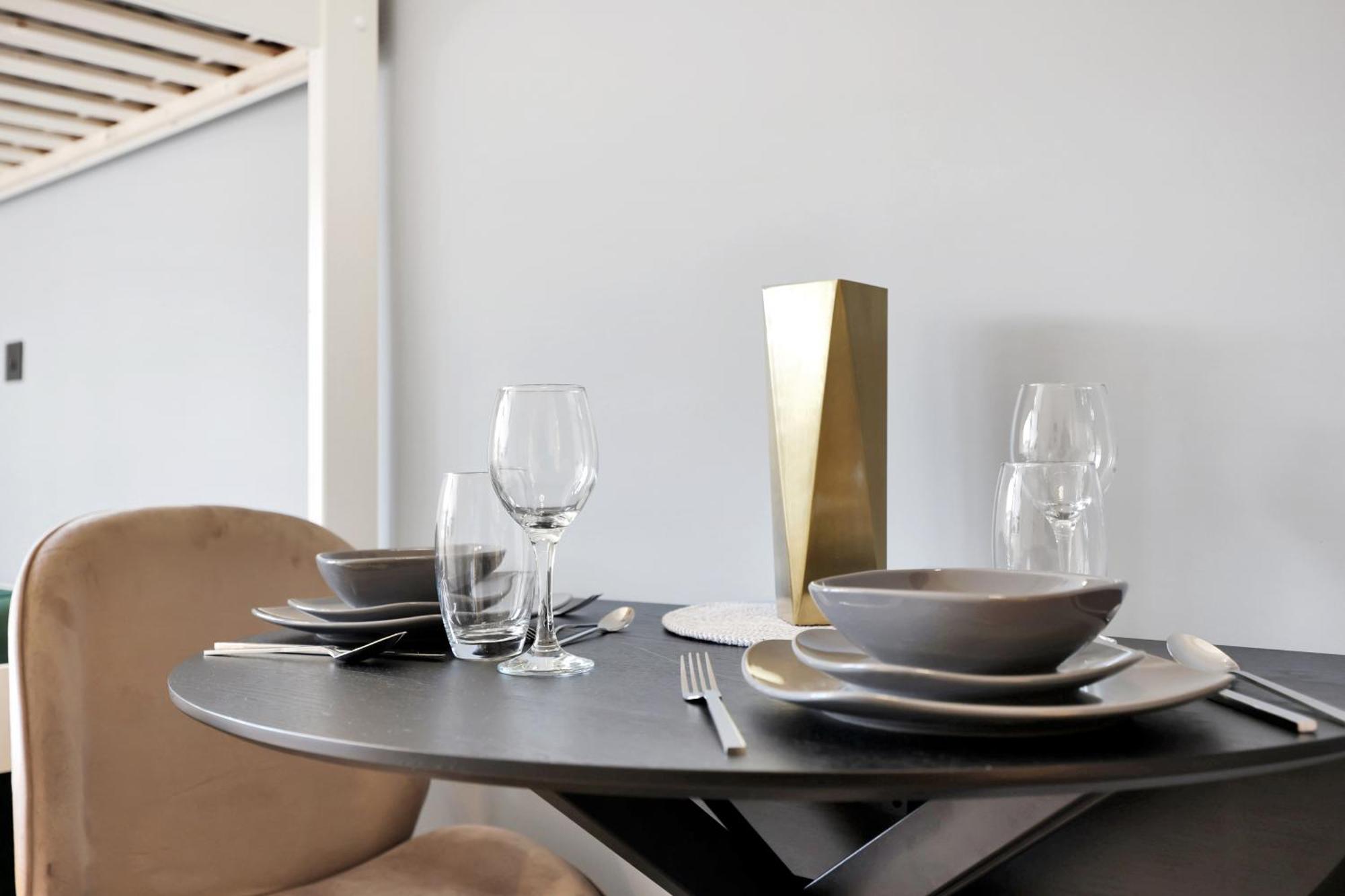 Apartment Hilldrop Short Term & Flexible Renting Islington With Free Wifi, Parking & Garden *