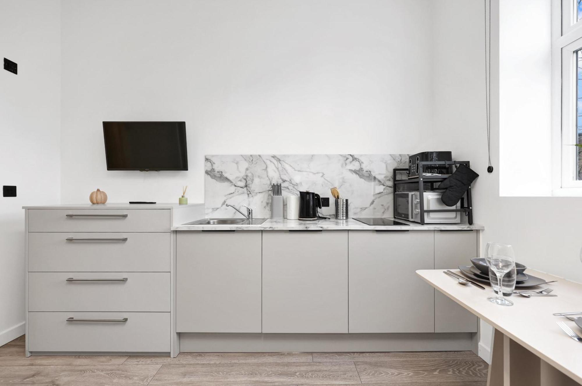 Hilldrop Short Term & Flexible Renting Islington With Free Wifi, Parking & Garden Apartment London