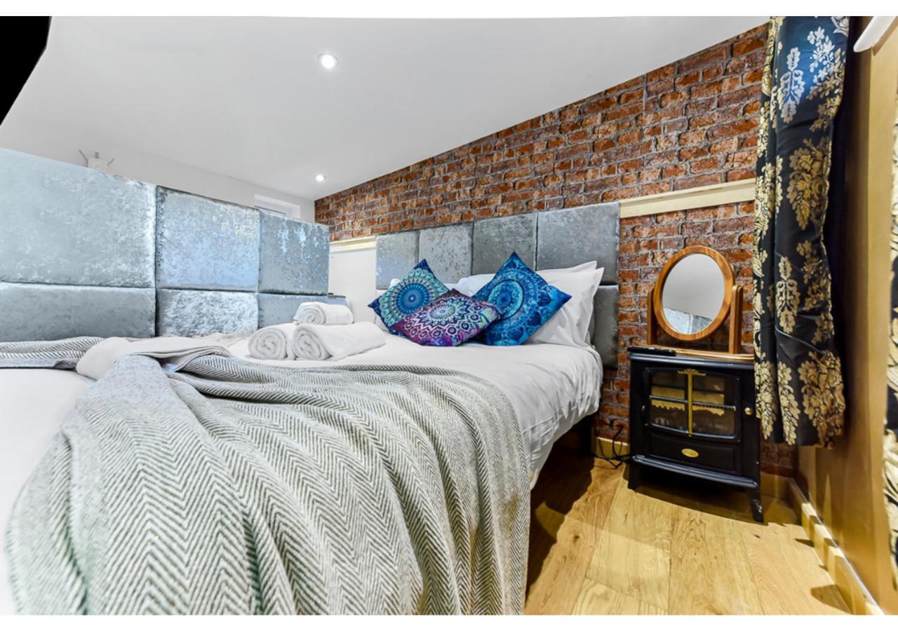 Charming Log Cabin With Hot Tub & Grill Apartamento Londres
