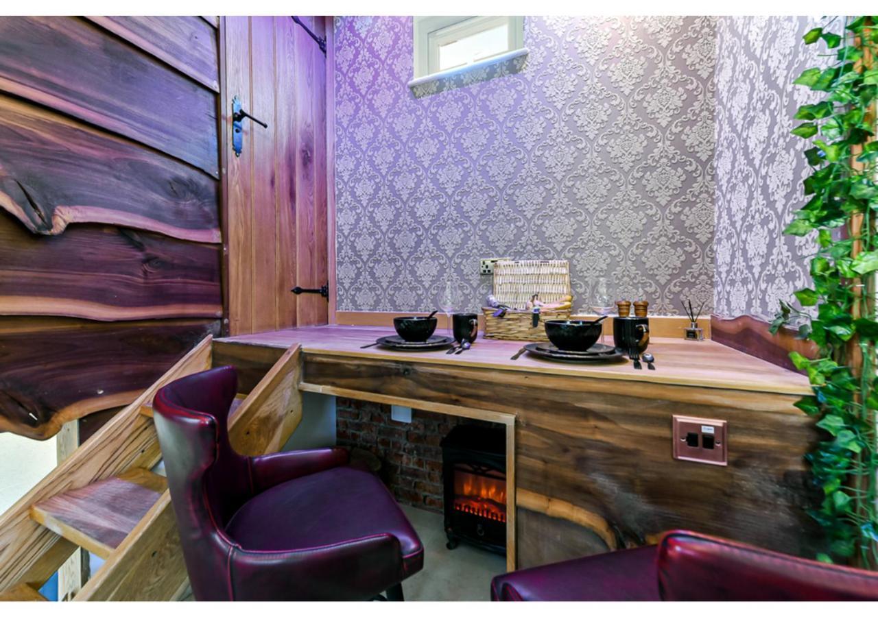 Charming Log Cabin With Hot Tub & Grill Apartamento