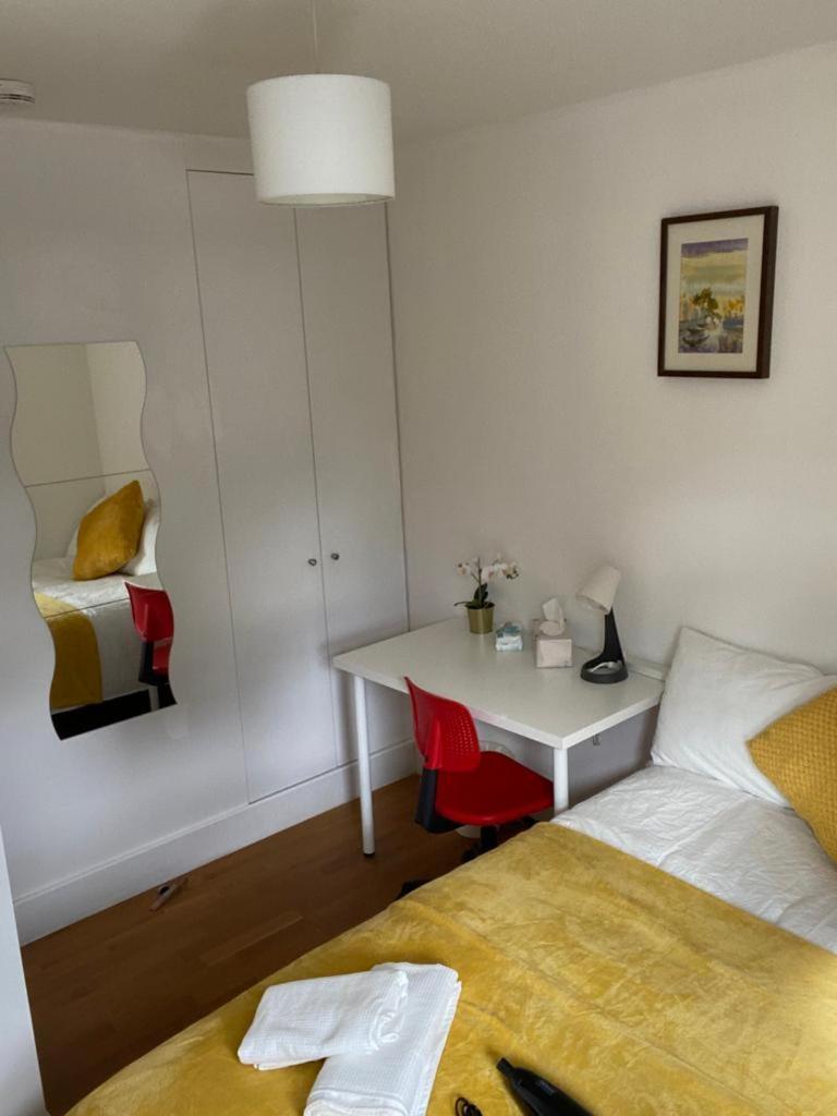 Private In Euston, * London
