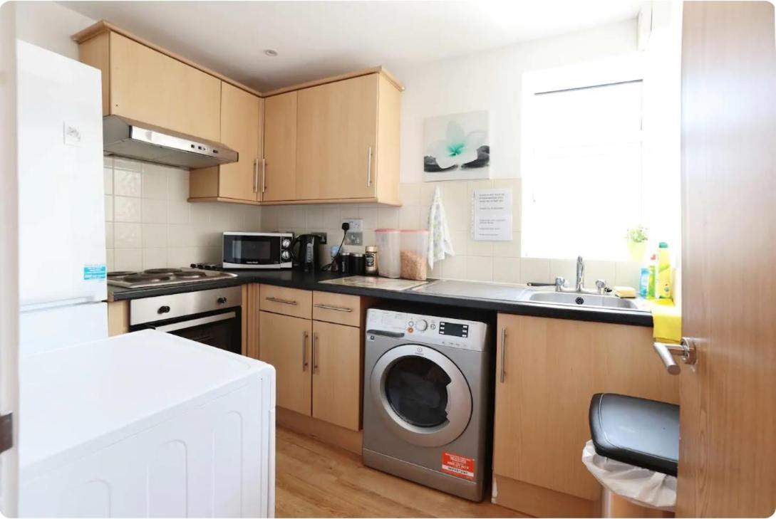 Homestay Lovely Private Bedrooms In Euston Station - 121 *