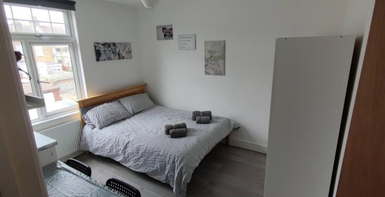 Double Edmonton Green, N9 *