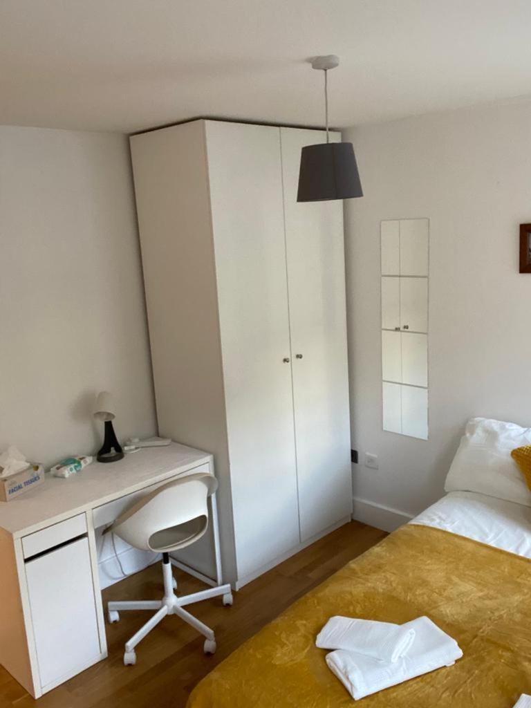 Private In Euston, * London