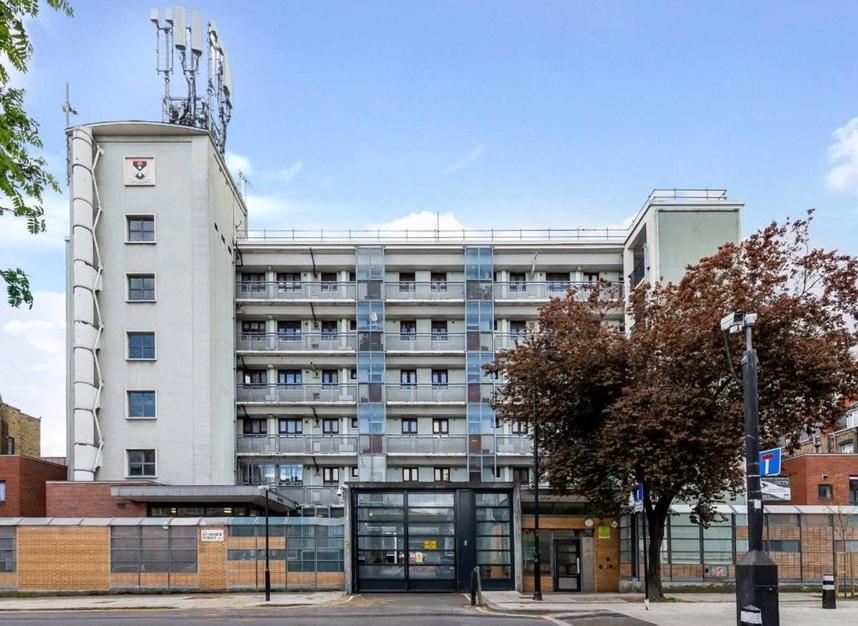 4-bed In * London