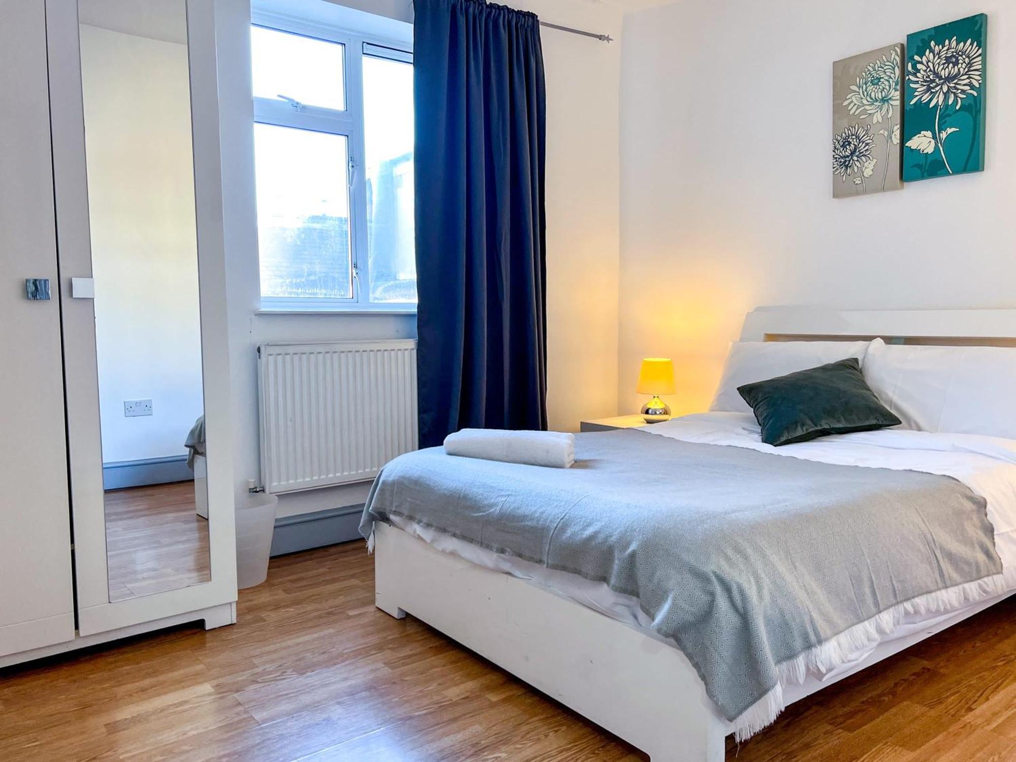 Shoreditch - Lovely Two-bedroom Apartment