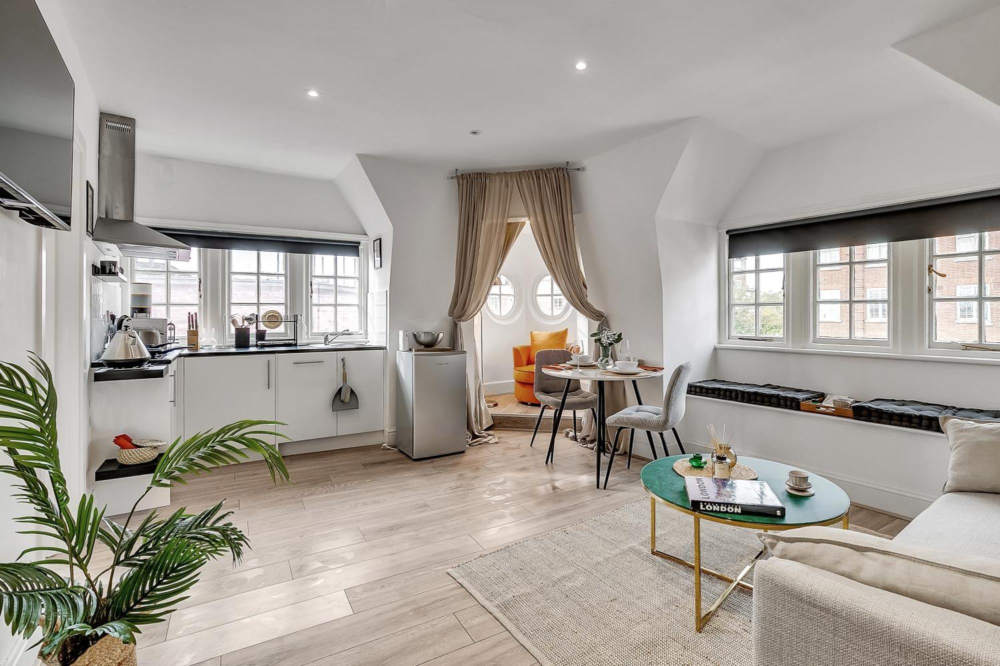 Lovely Kensington Apartment *