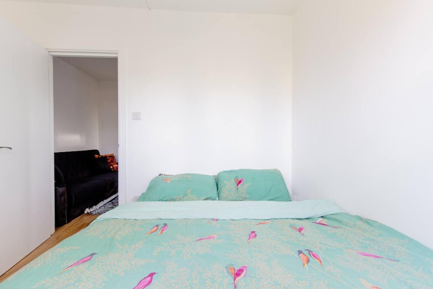 Apartment *brand New 1 Bedroom Flat In London*