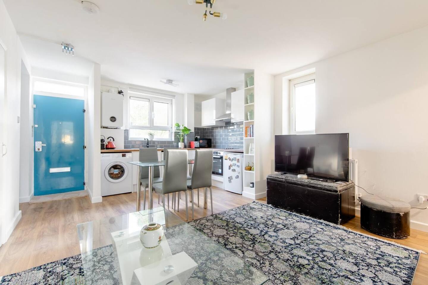 *brand New 1 Bedroom Flat In London* Apartment London