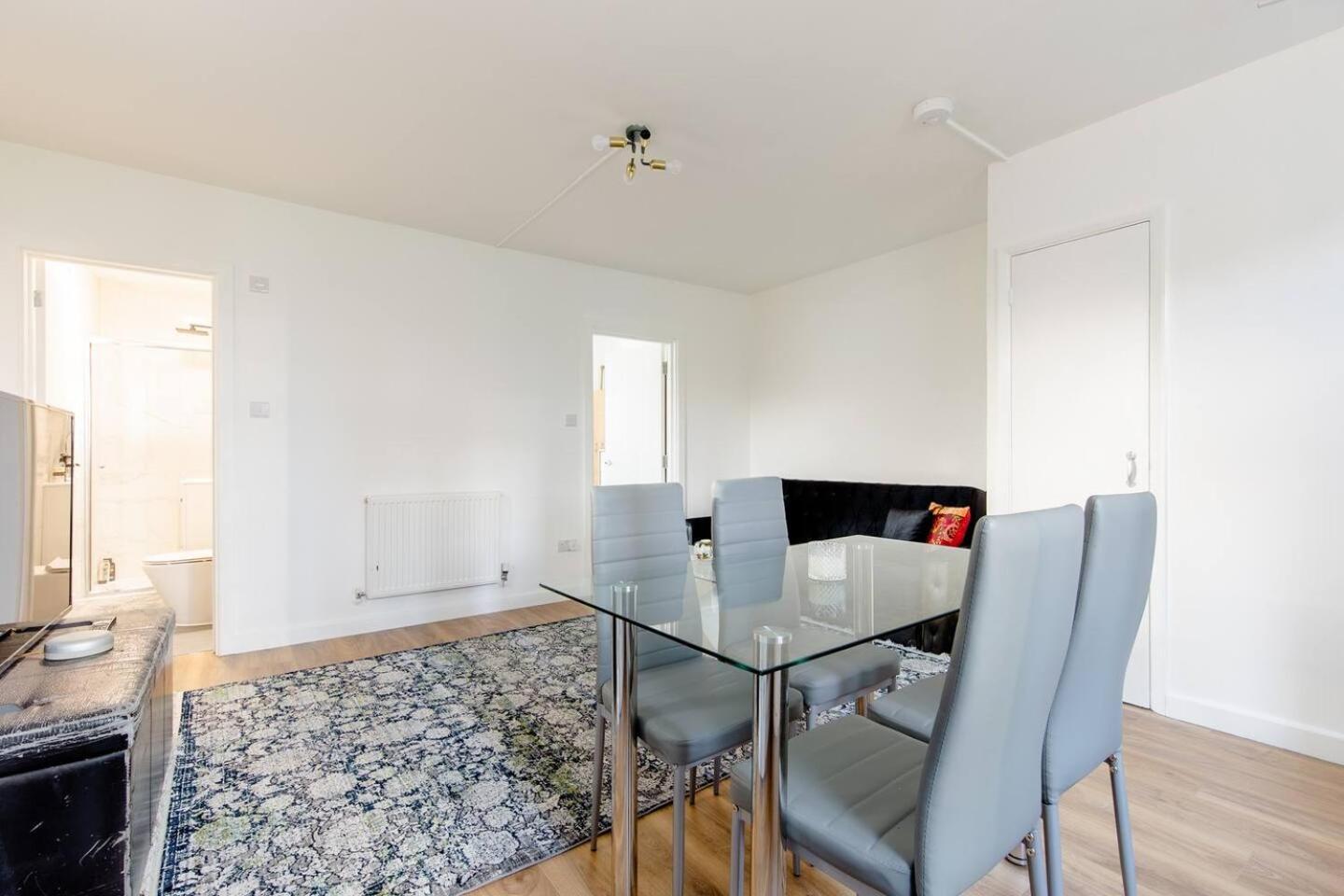 Apartment *brand New 1 Bedroom Flat In London*