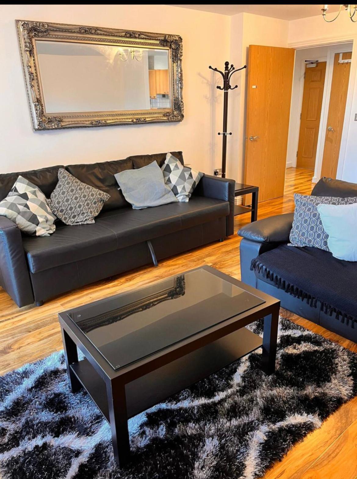 Luxurious River View Apartment *