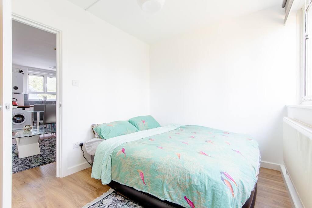 *brand New 1 Bedroom Flat In London* Apartment *