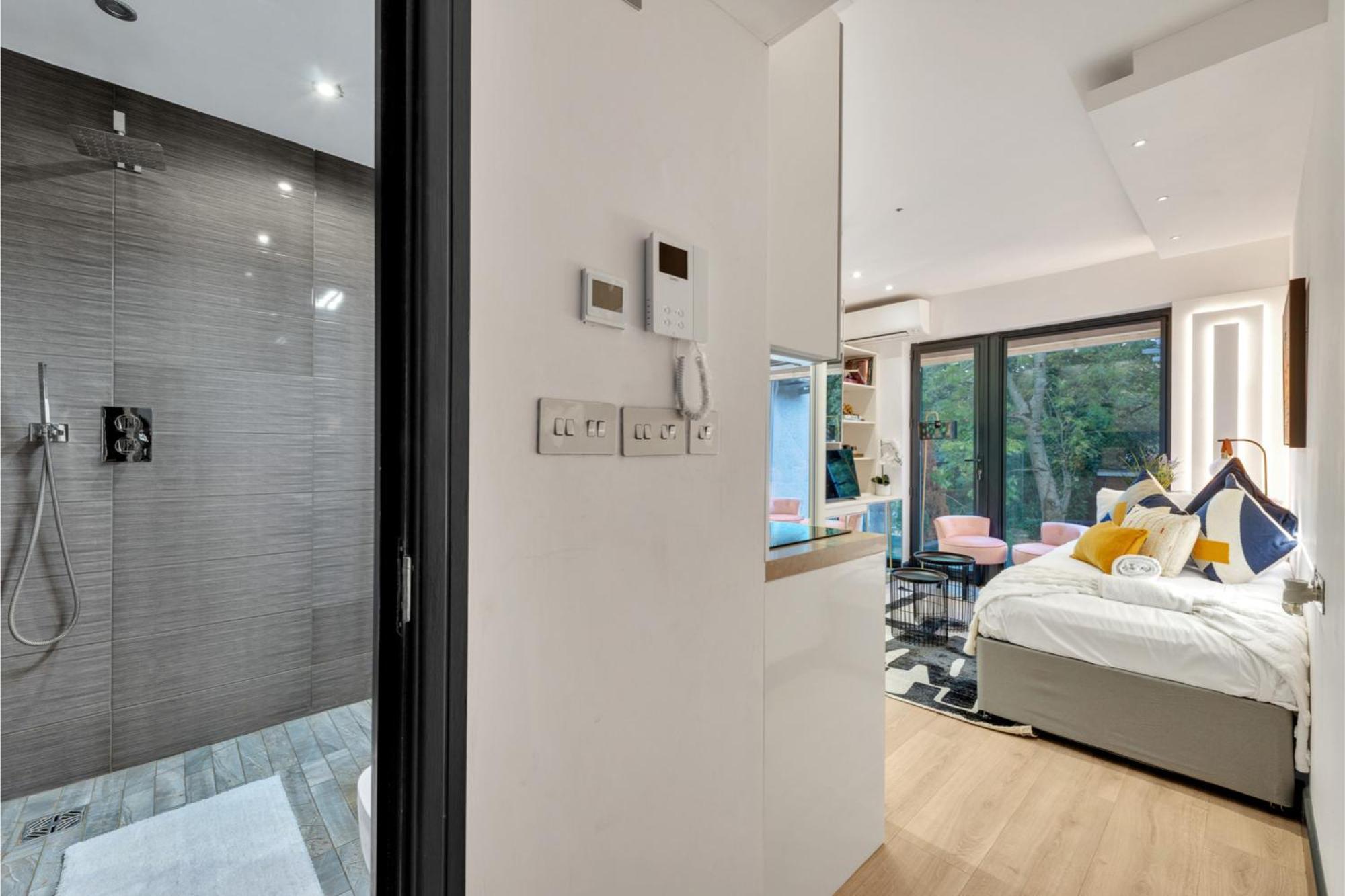 Cosy In Great Location!