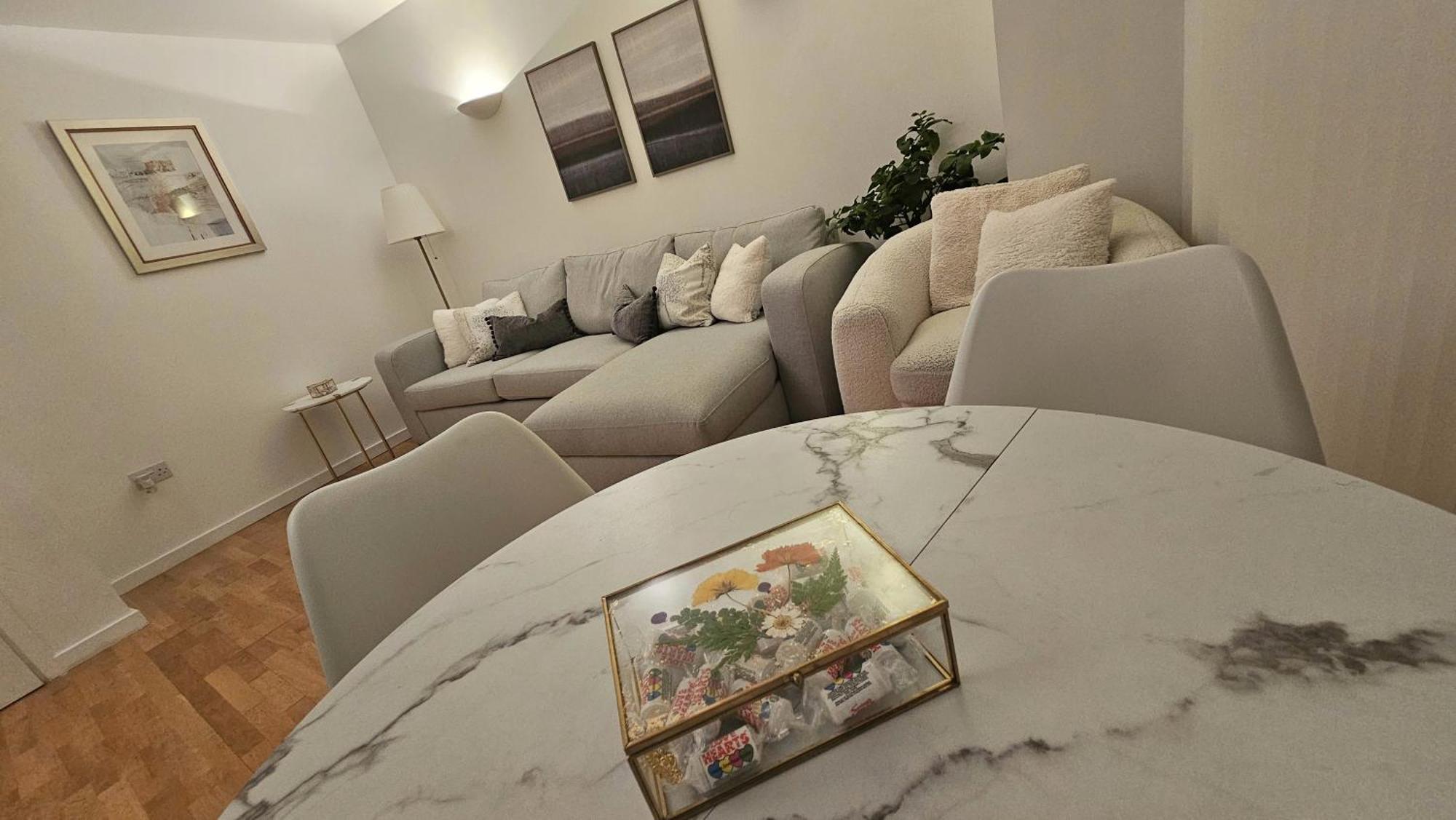 Luxury In Canary Wharf