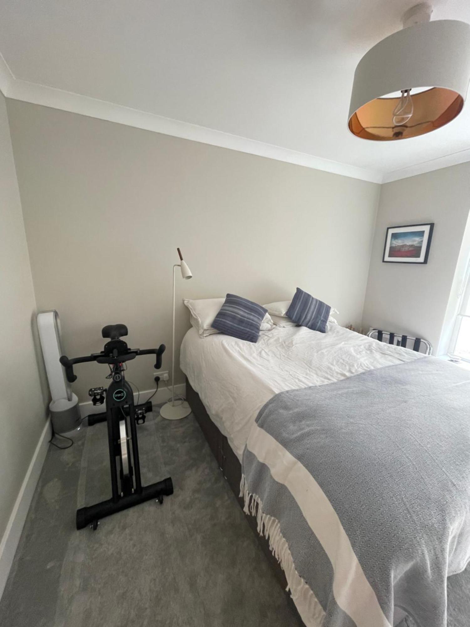 Hospedagem domiciliar Private Riverside Bedroom In Limehouse,