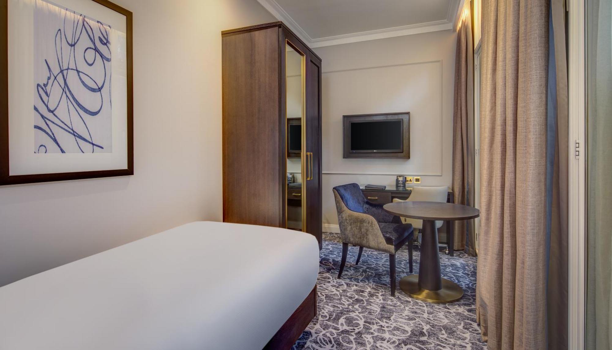 Hotel Hilton Euston 4*