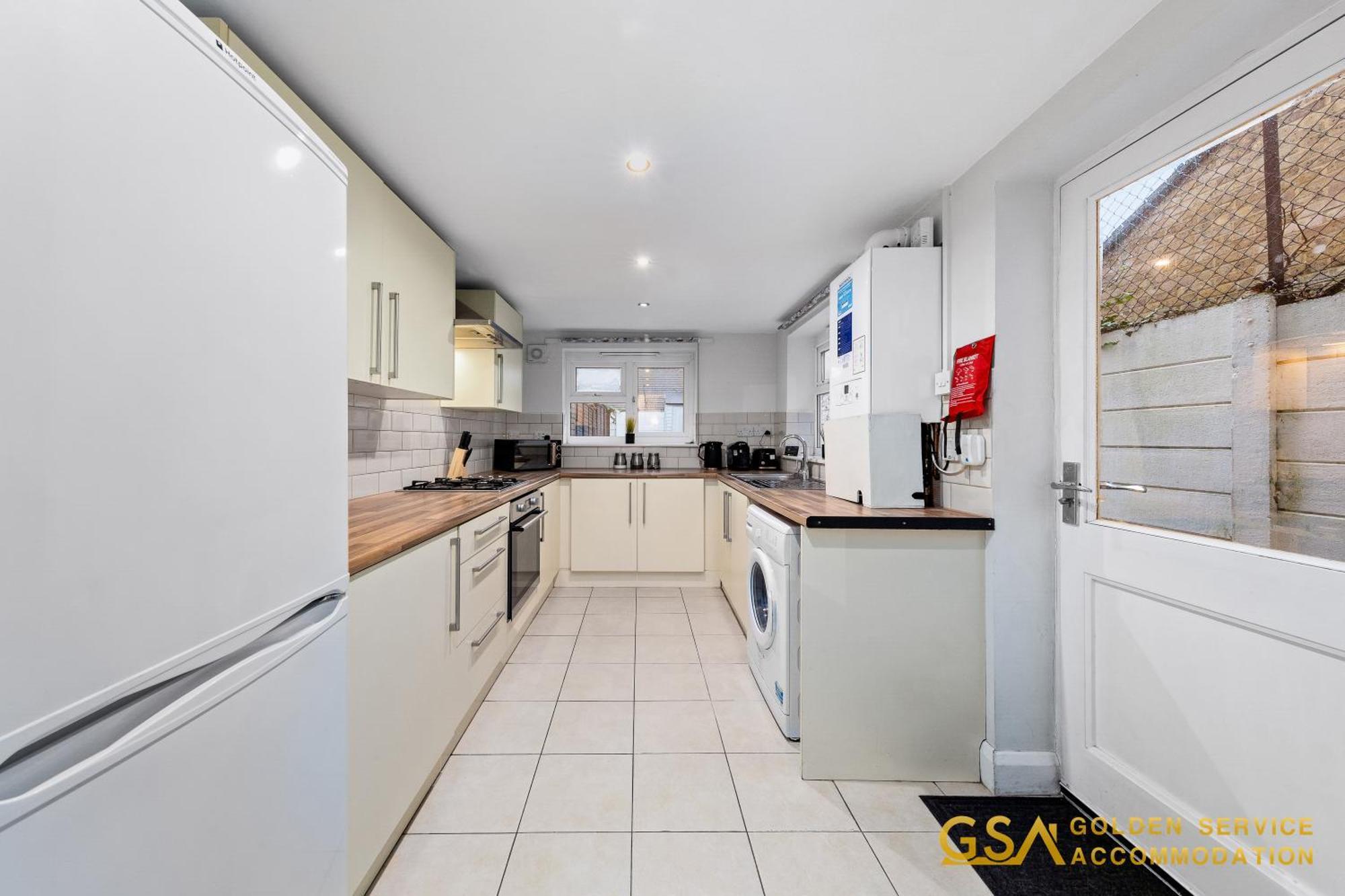 3 Bed In Forest Gate - Waltham Forest * London