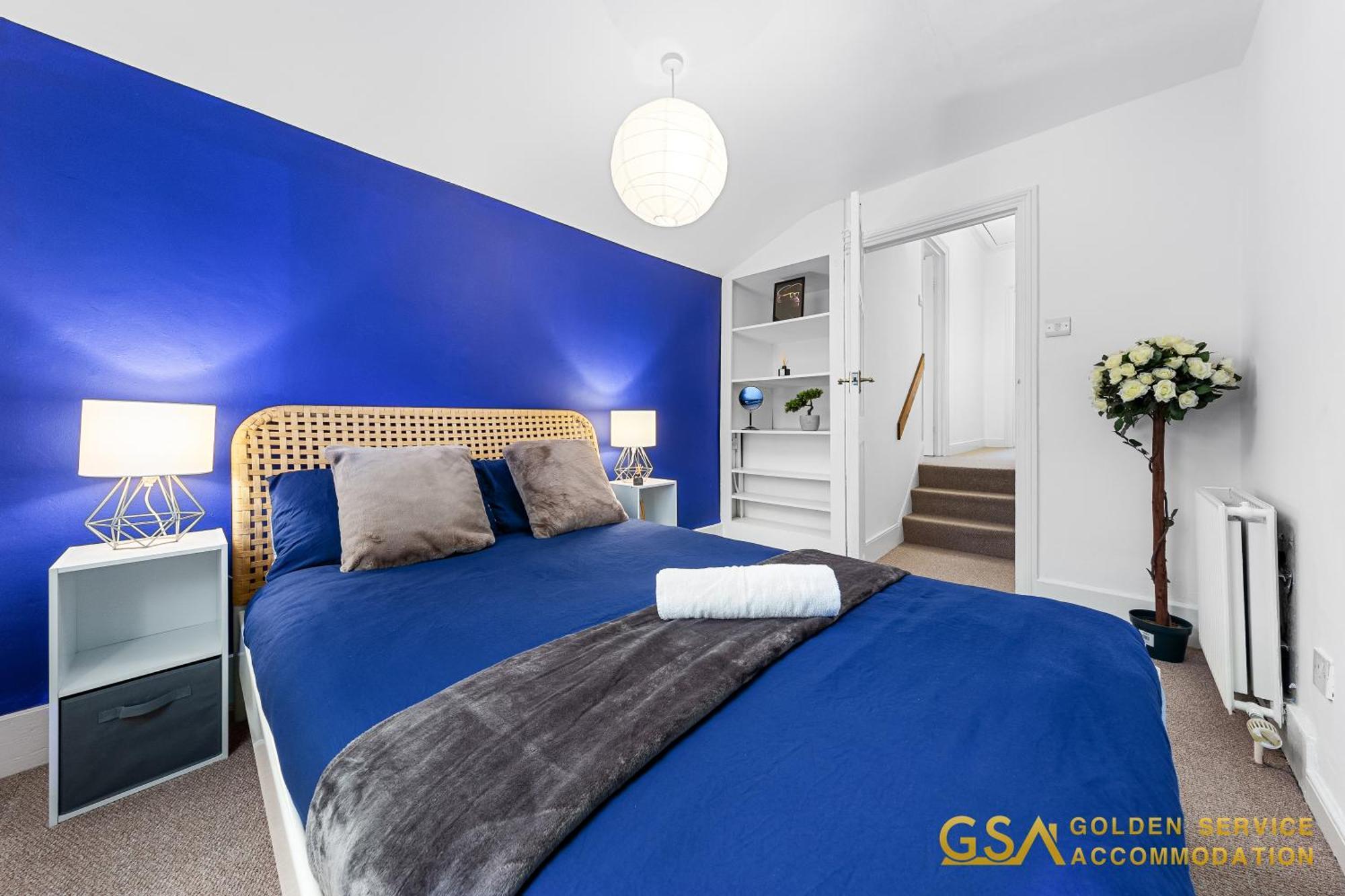 Stylist And Cosy 3 Bed House Leytonstone Sleeps 7 Holiday home London