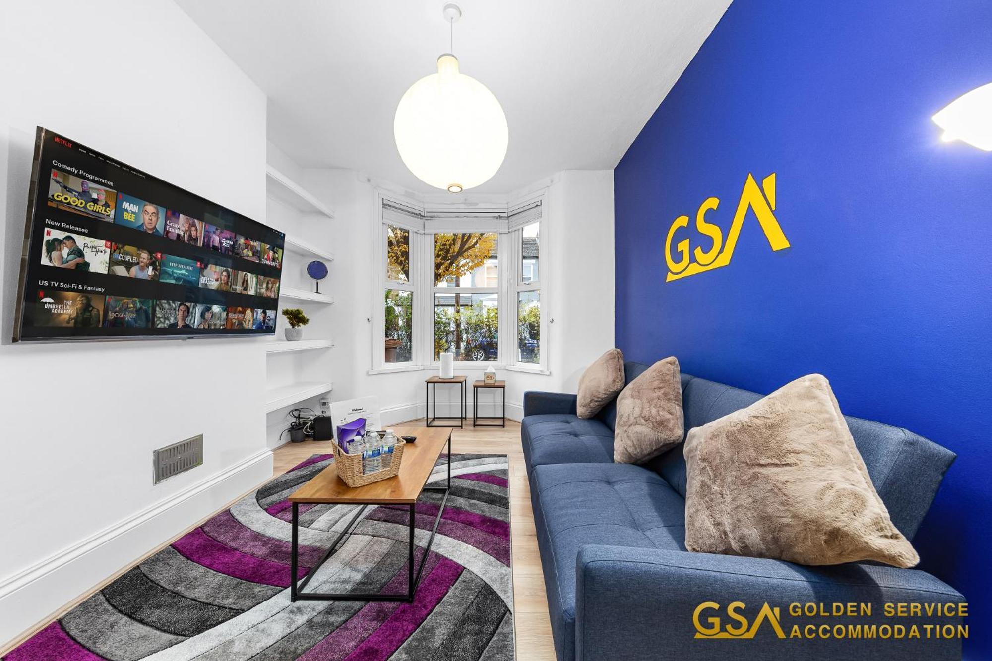 Stylist And Cosy 3 Bed House Leytonstone Sleeps 7 Holiday home *