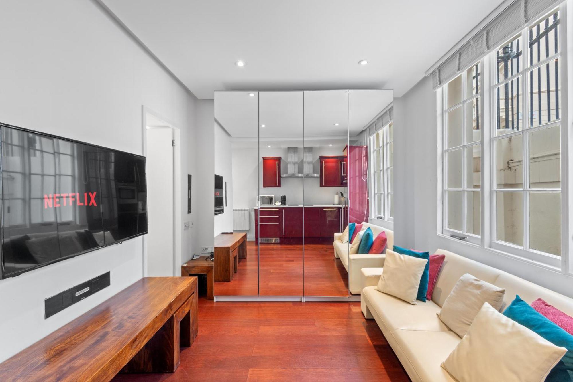 Londwell, Sloane Square Gem, Private Terrace * London