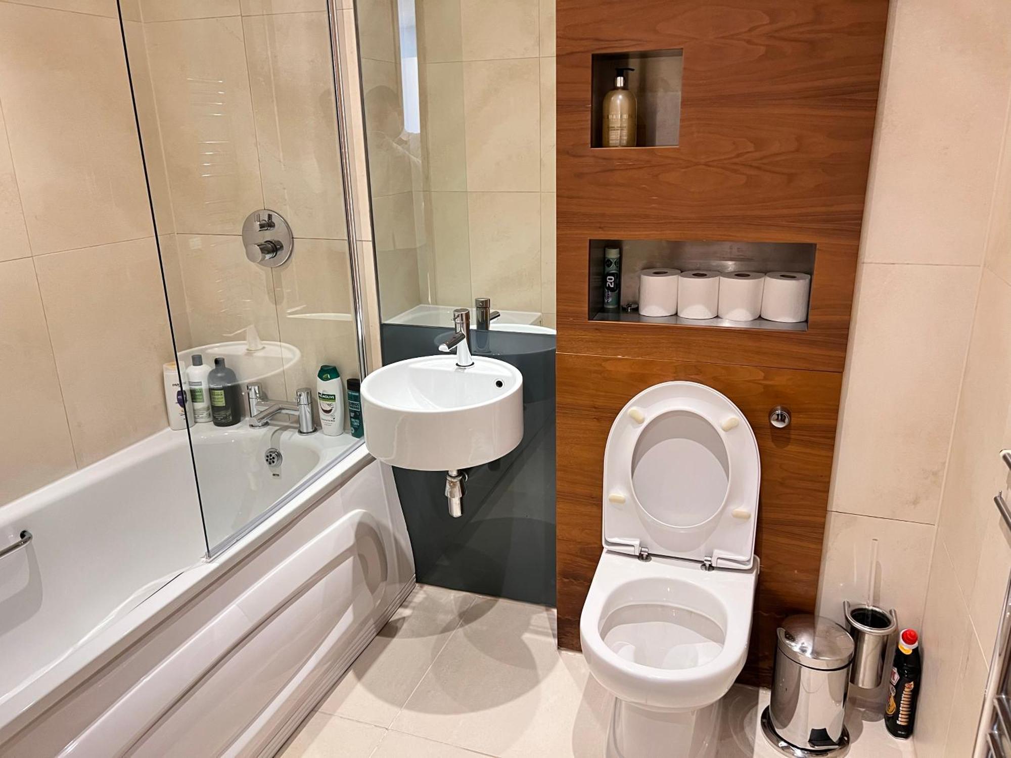 Deluxe Entire Flat At Farringdon Station Apartment