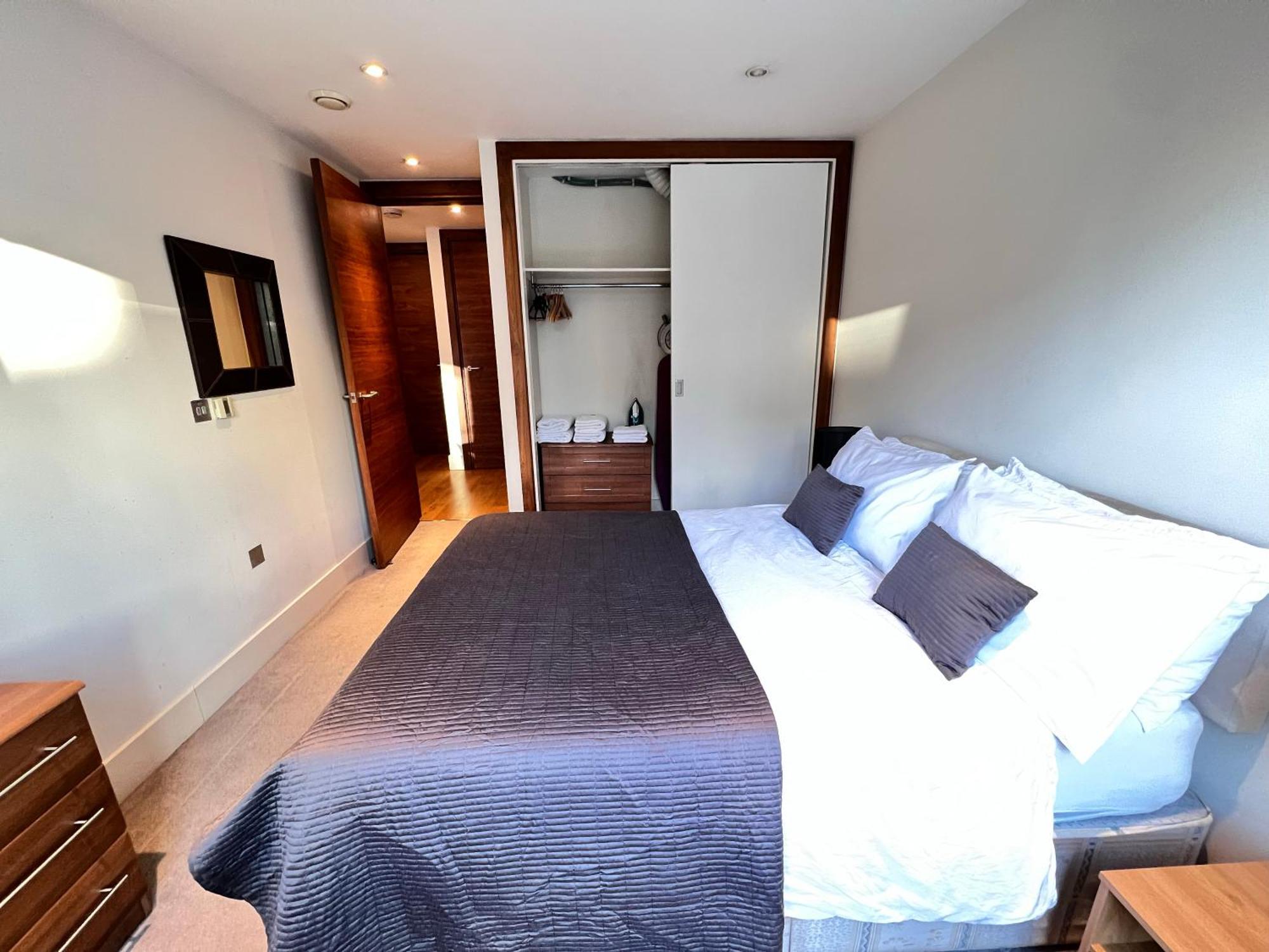 Deluxe Entire Flat At Farringdon Station London