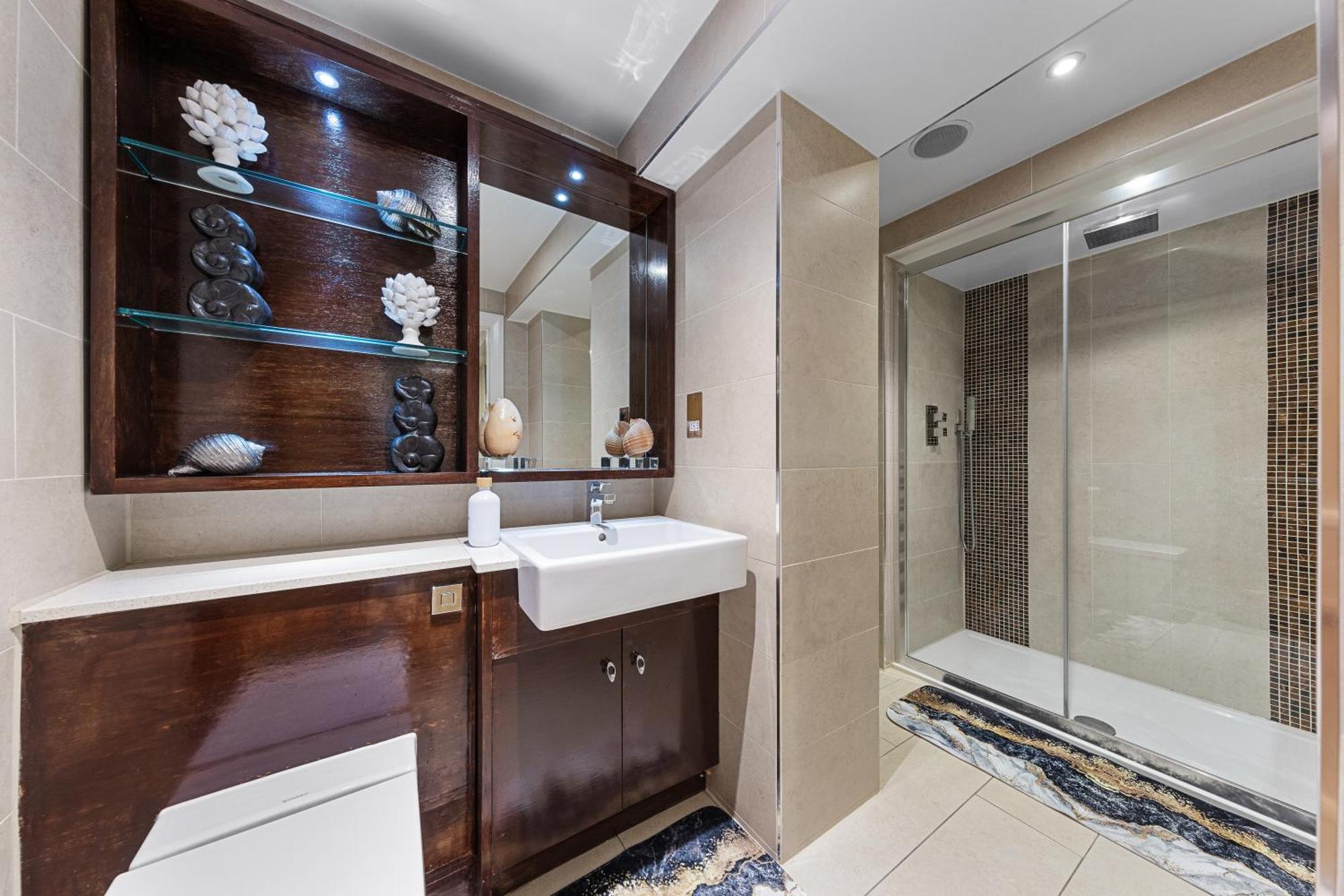 Ultra Massive House By Hyde Park Apartment London
