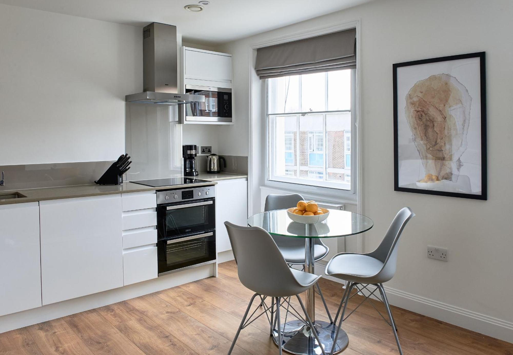 Sonder Inverness Mews Aparthotel 4*