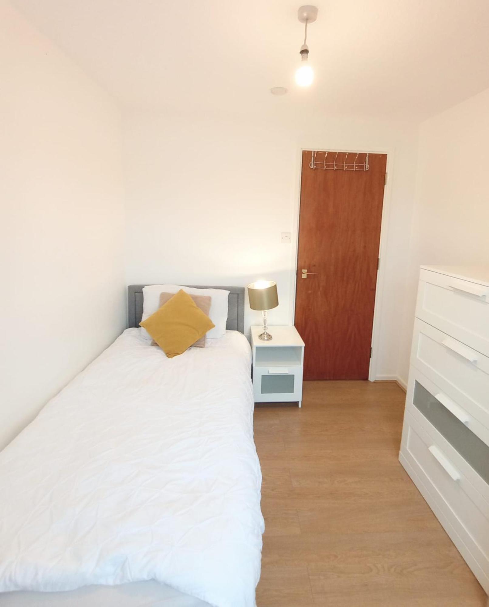 Thames-border Apartment