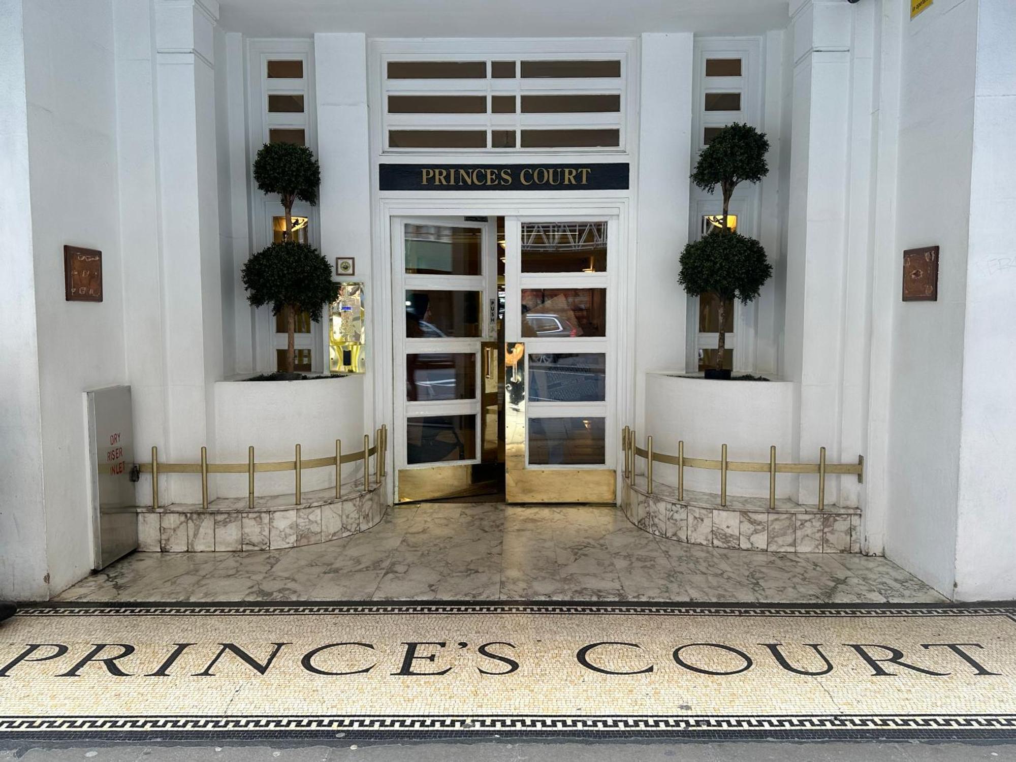 Prime Location - 2 Beds 3 Bath Flat Knightsbridge Apartment London