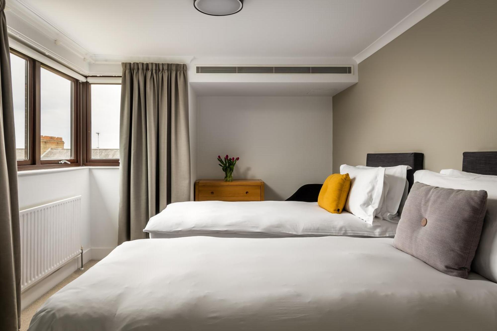 Monarch House - Serviced - Kensington Apartment *