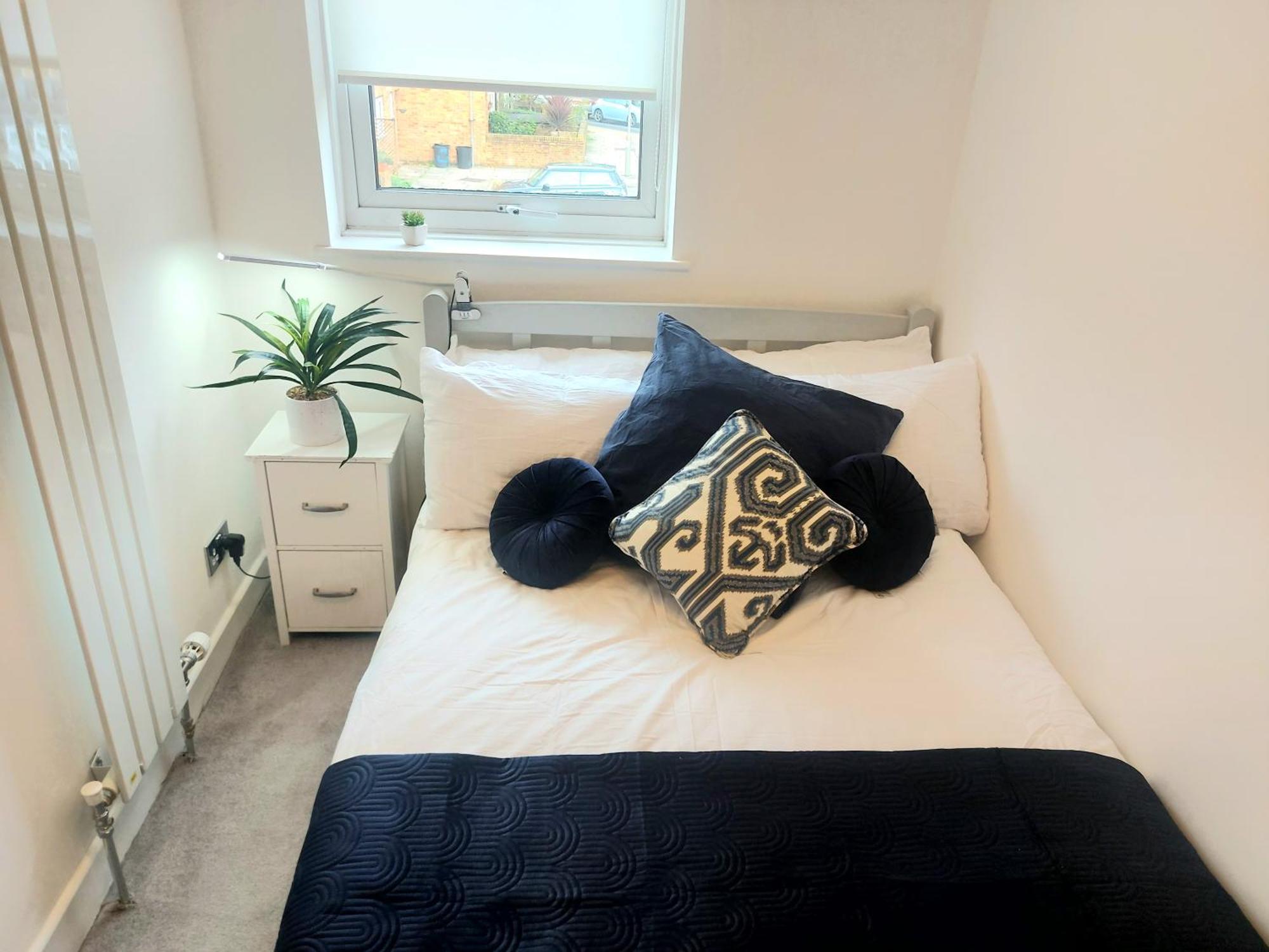 Ferienhaus Free Parking - 4 Bed - 3 Bath - Sofa Bed - Digital Lock Entry London