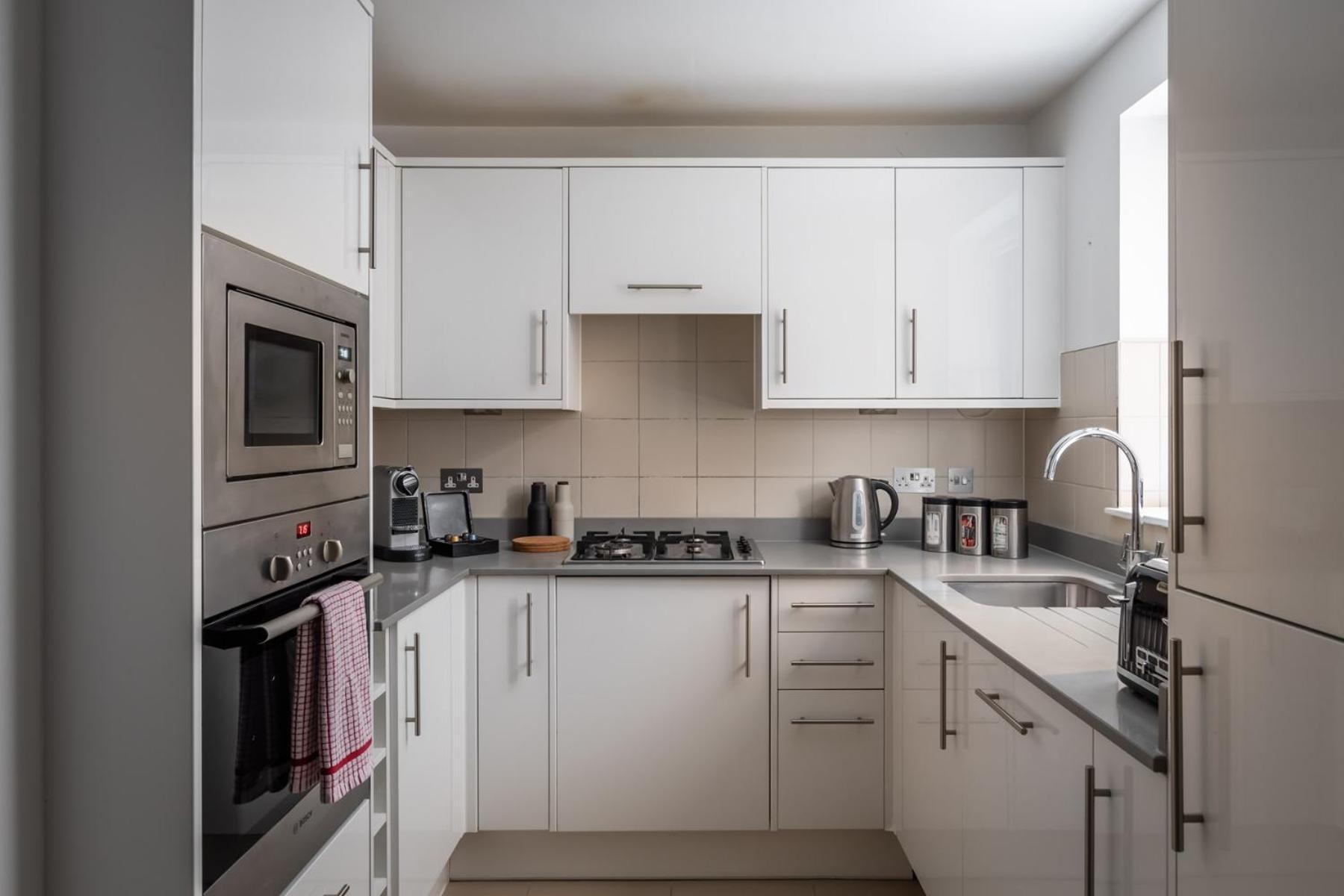 Monarch House - Serviced - Kensington * London