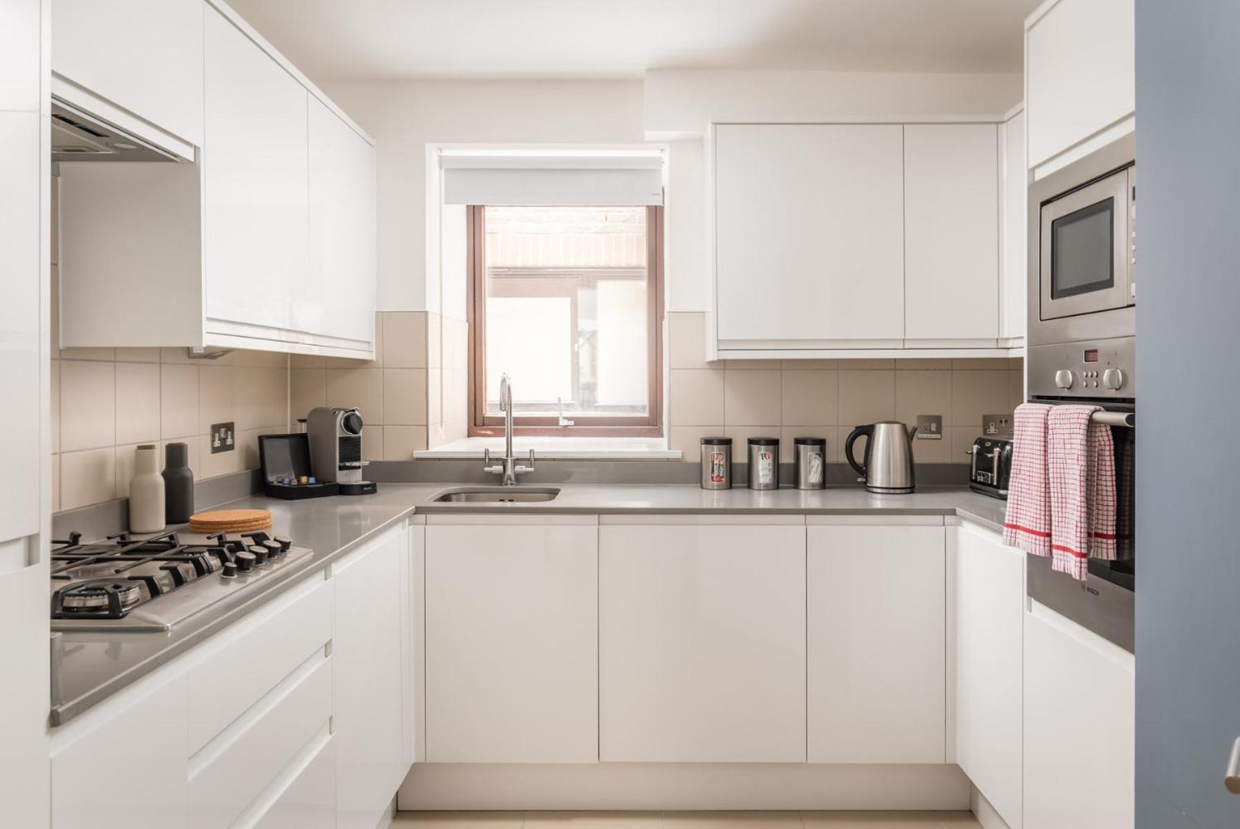 Monarch House - Serviced - Kensington * London