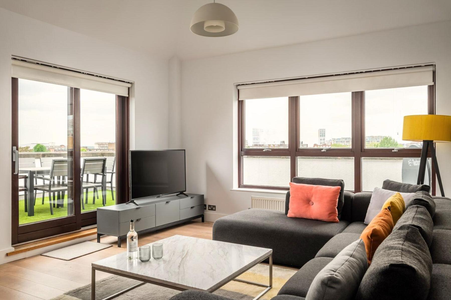 Monarch House - Serviced - Kensington *