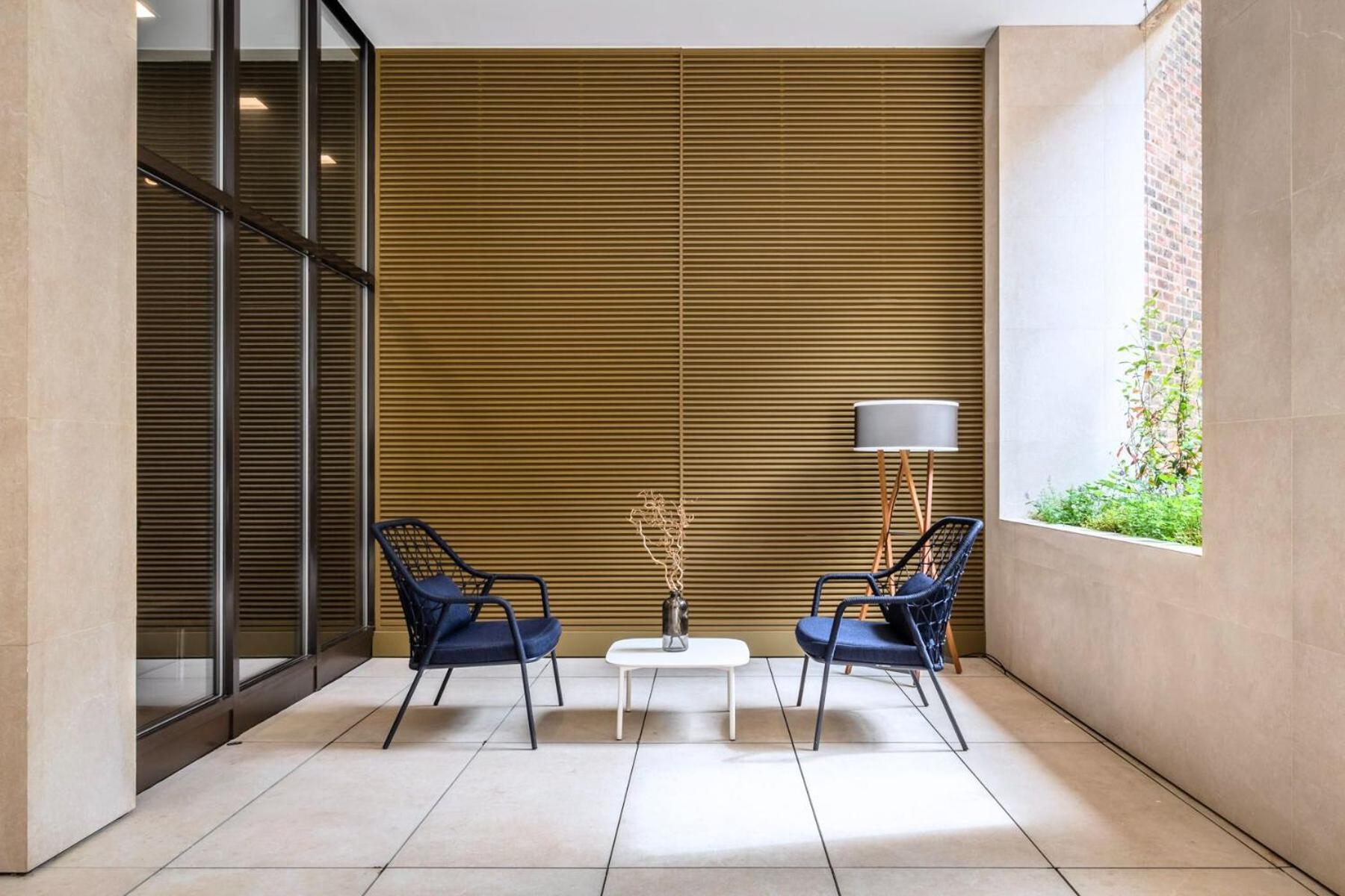 Monarch House - Serviced - Kensington Apartment London