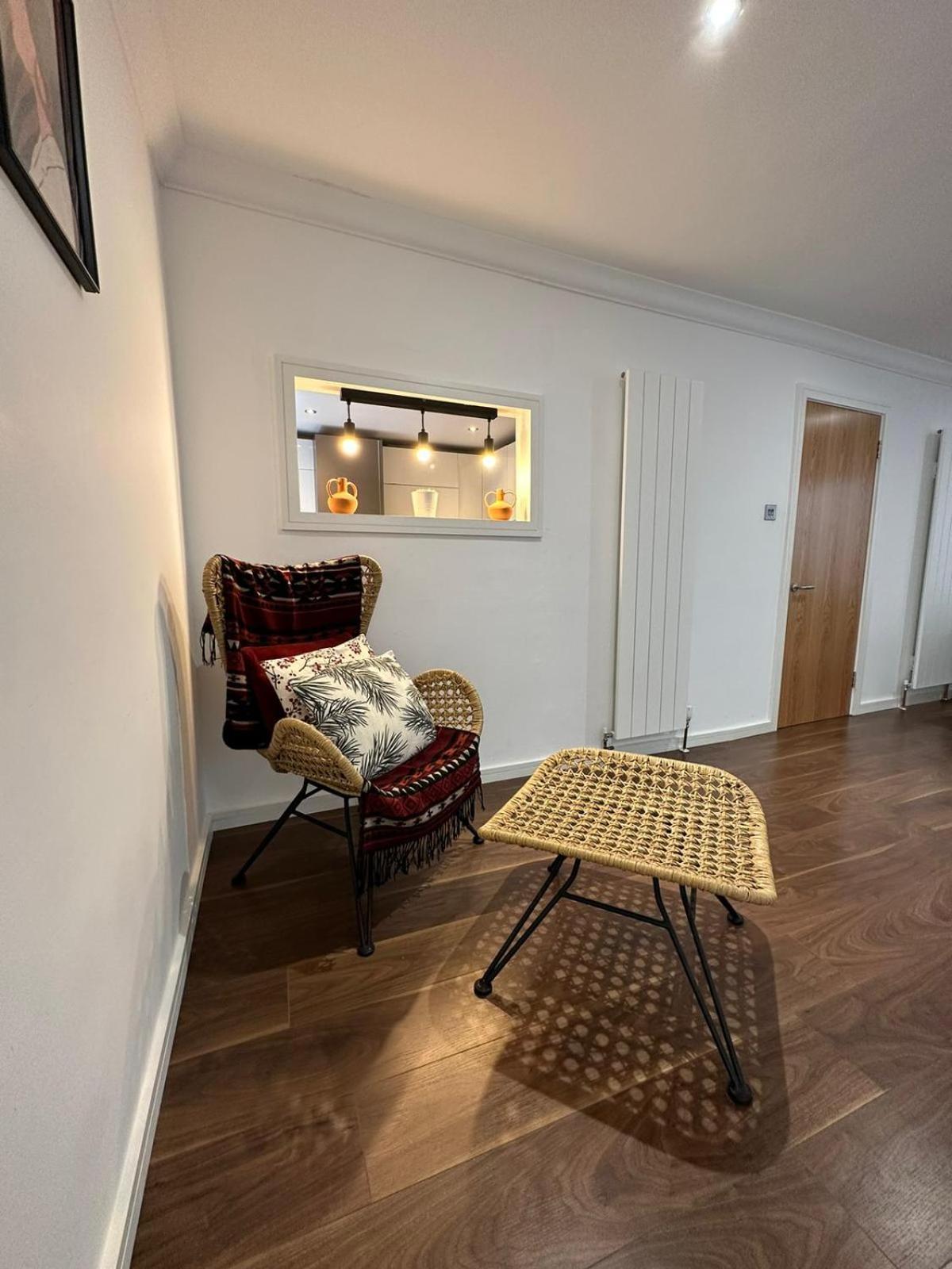 Barbican Pad By Condokeeper