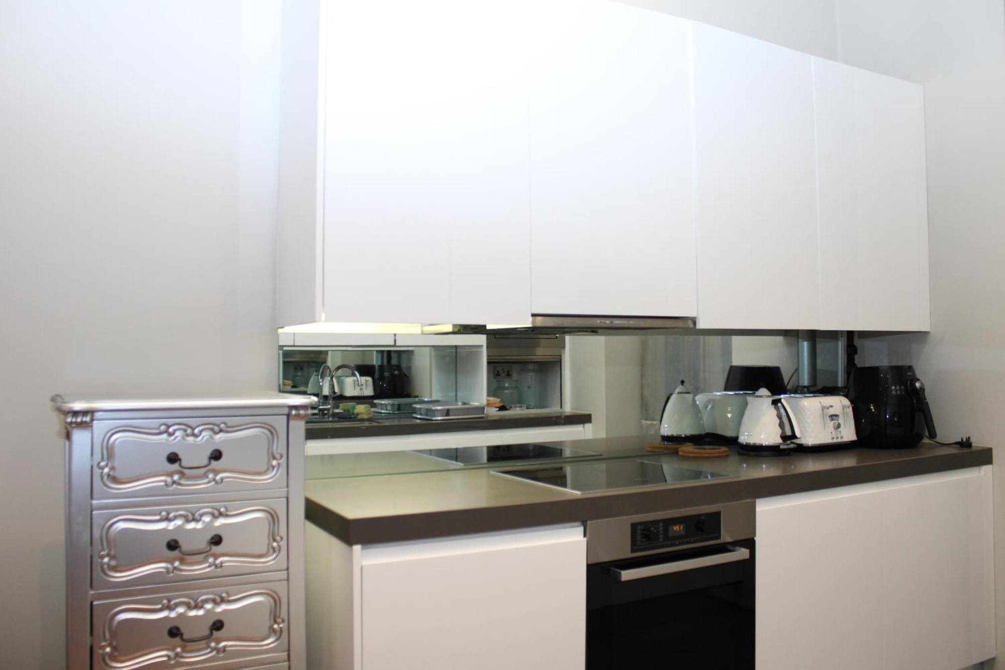 Modernized South Kensington Apartment