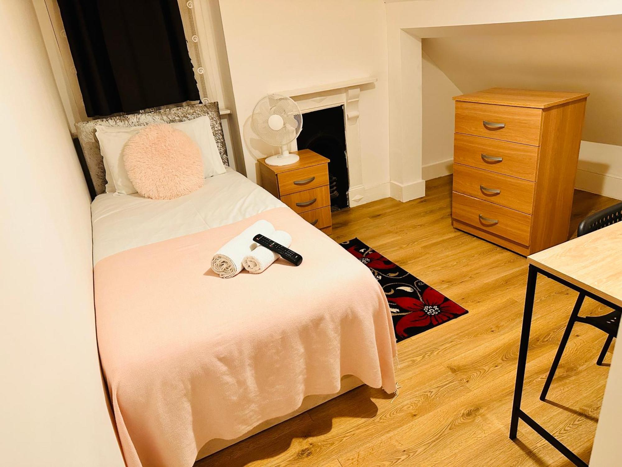Victorian Woods Bed & Breakfast London