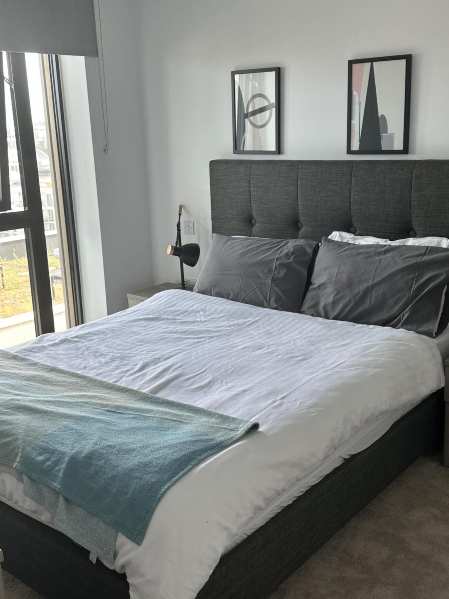 Spacious Modern 1 Bed Apartment. * Londres