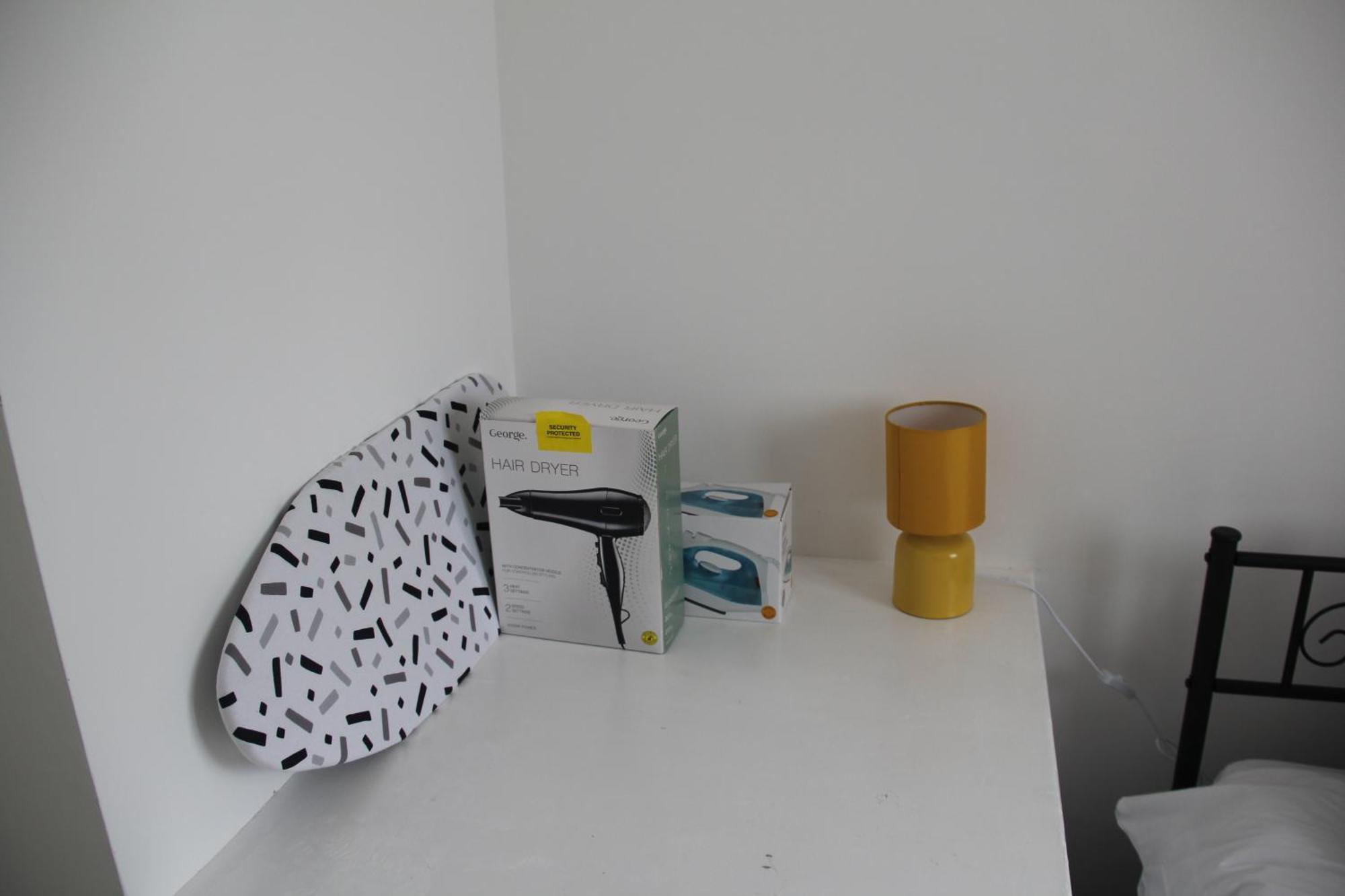 Coolfin House-close To Excel, Contractors, Relocators, Paid Parking Holiday home London