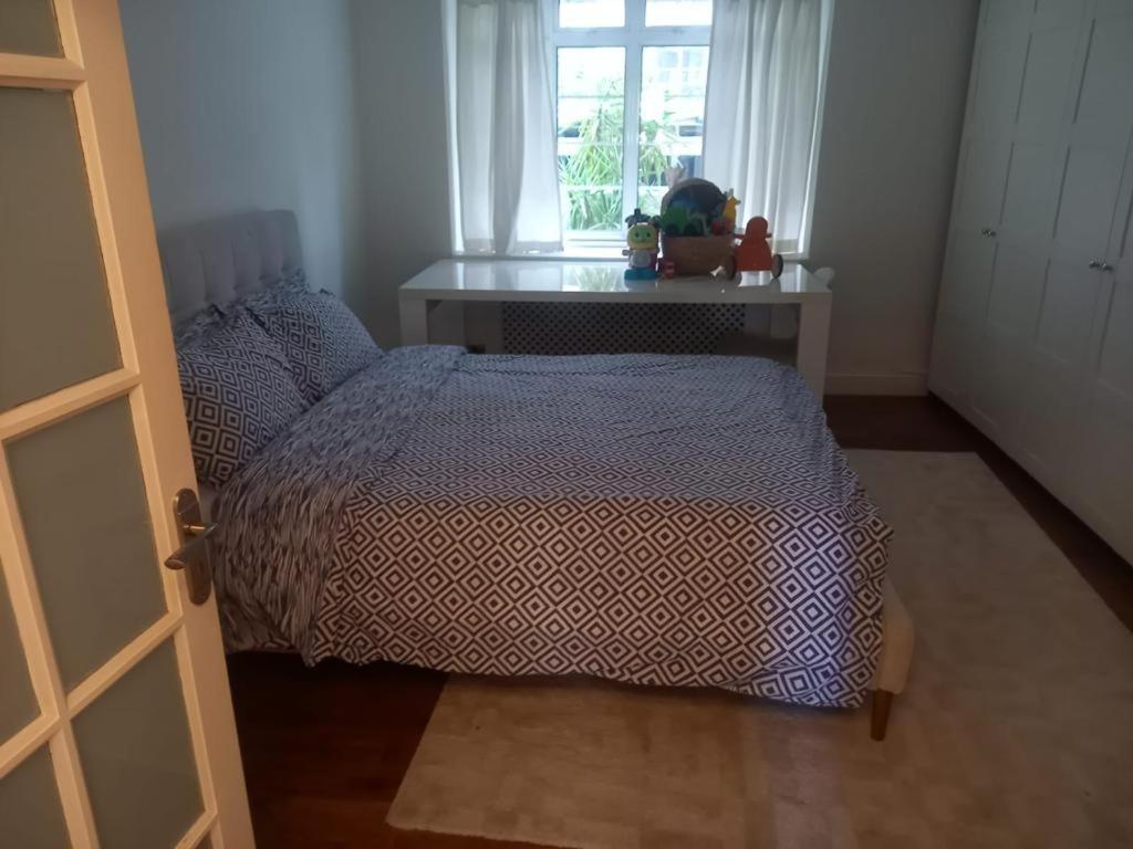 Huge Hyde Park Of Ca. 300 Sqm London