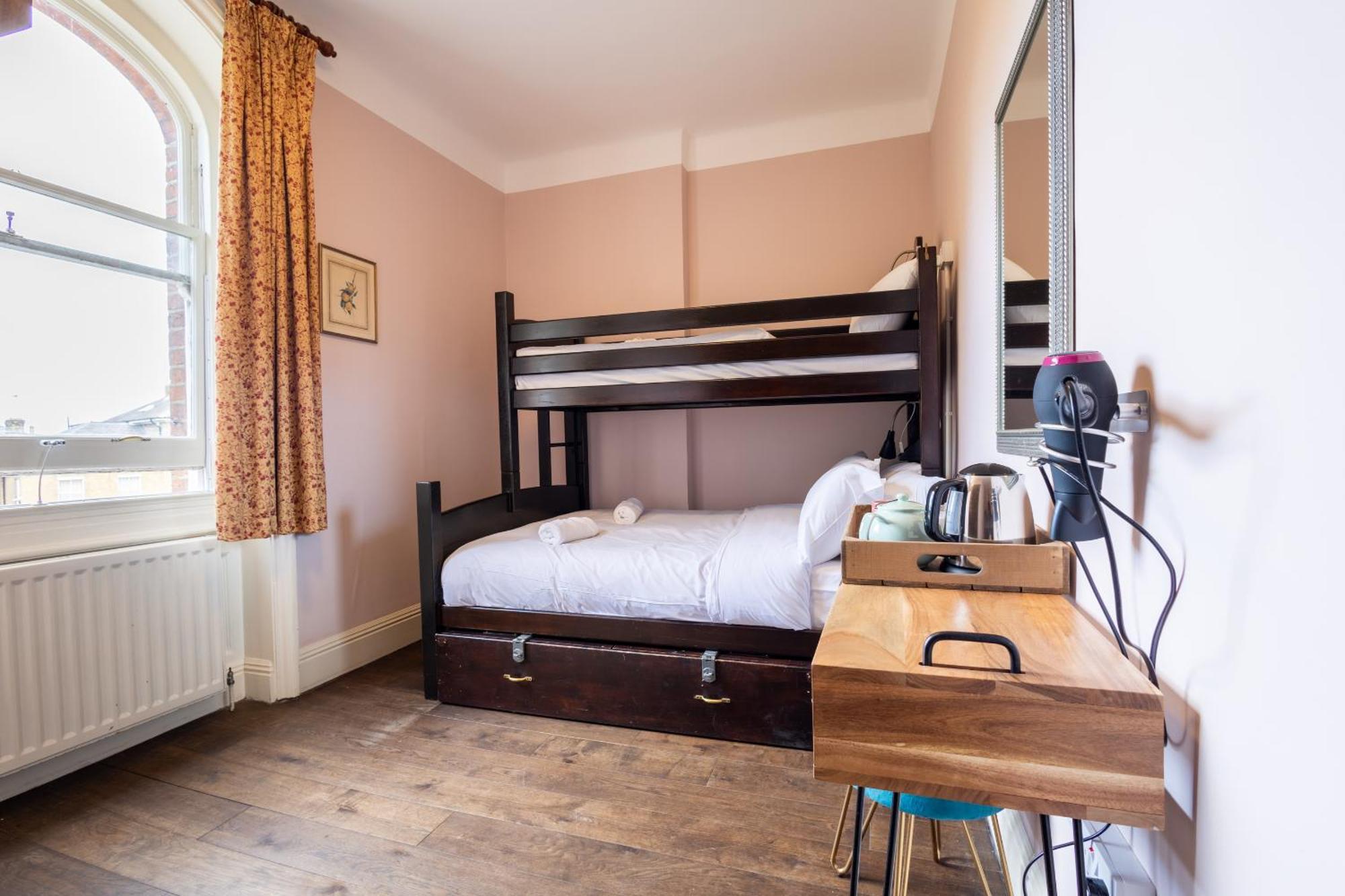 Palmers Swiss Hostel