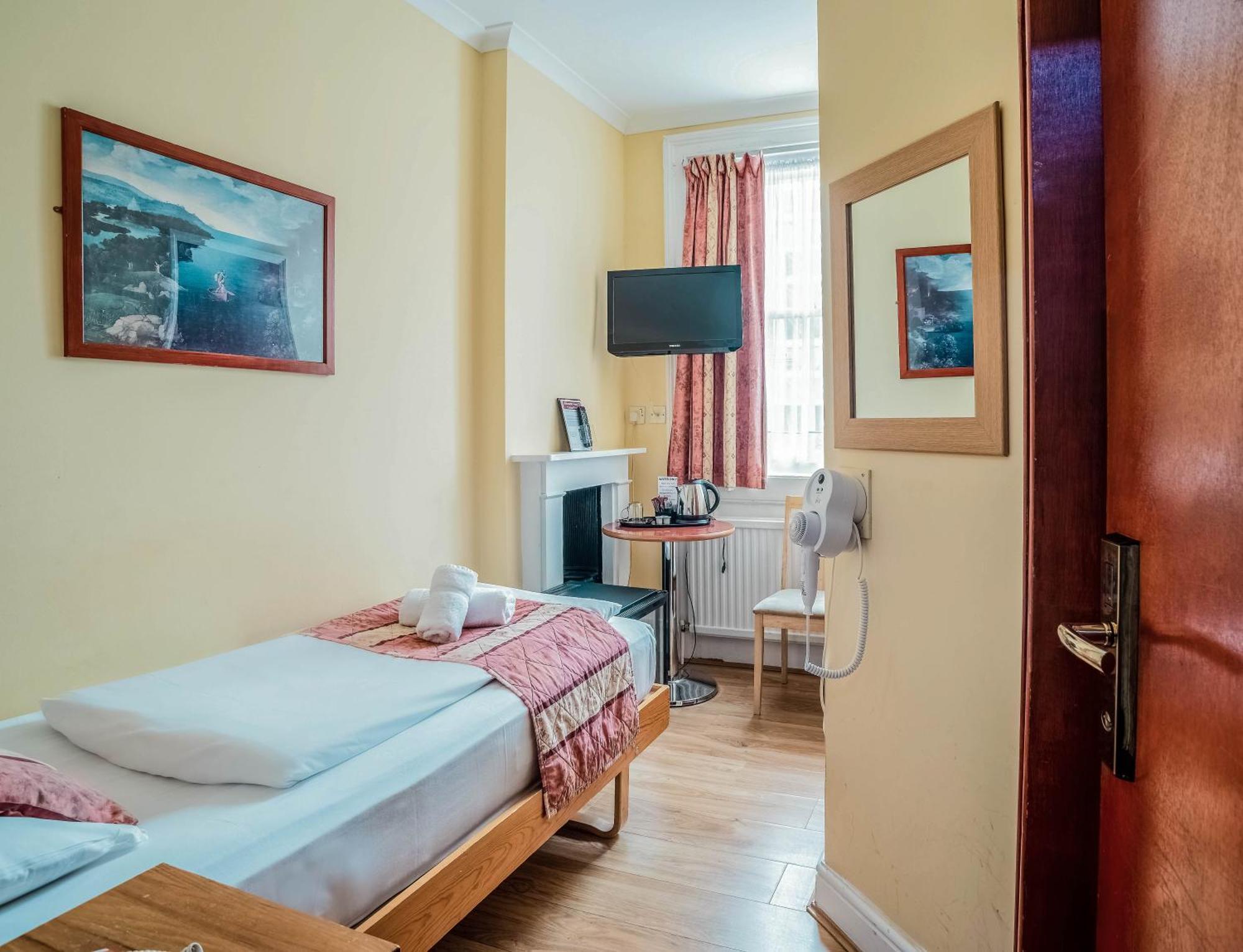 Hotel Shakespeare 3*