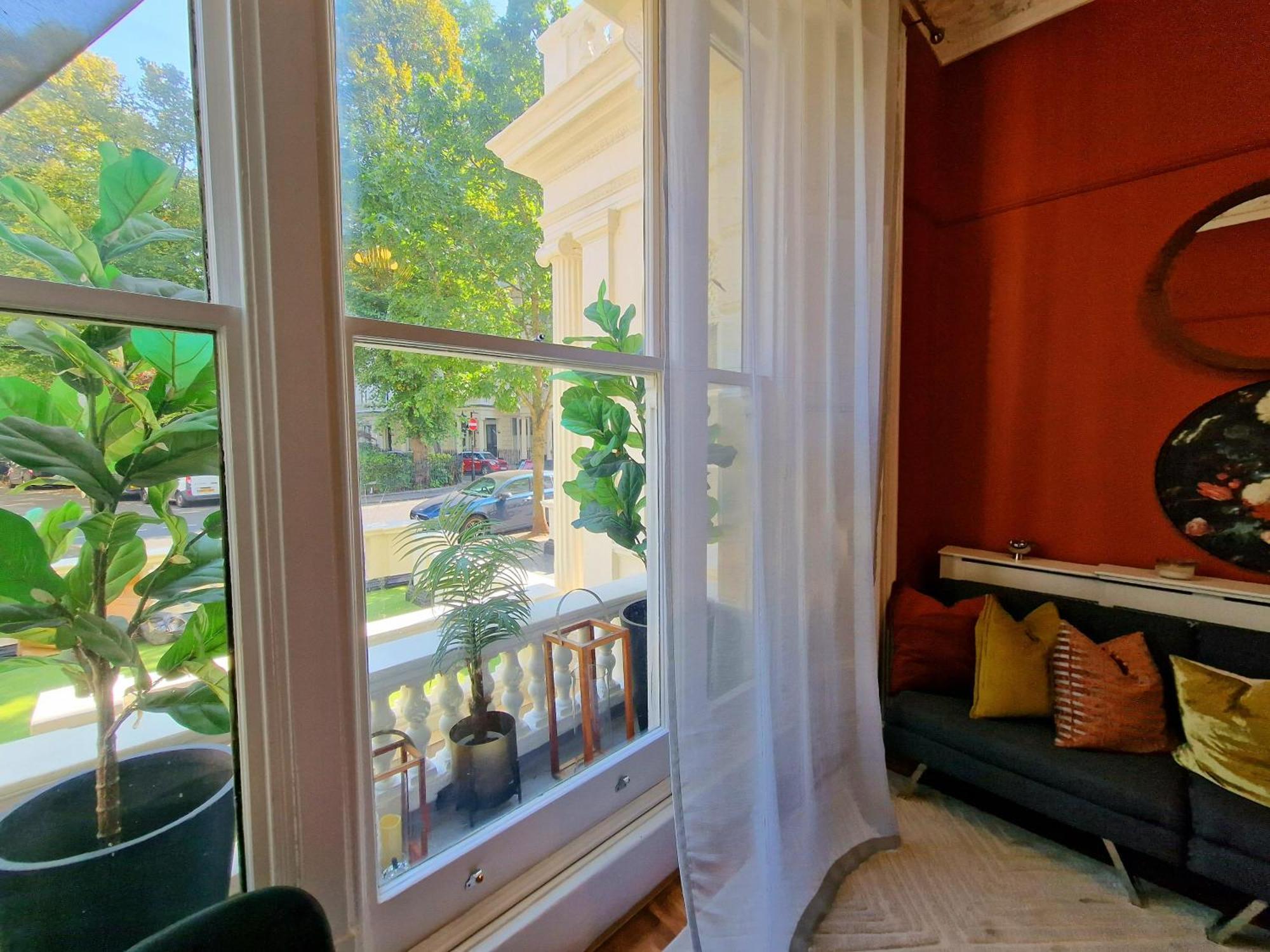 Beautiful Victorian In Hyde Park By Tube Stations - No Stairs *