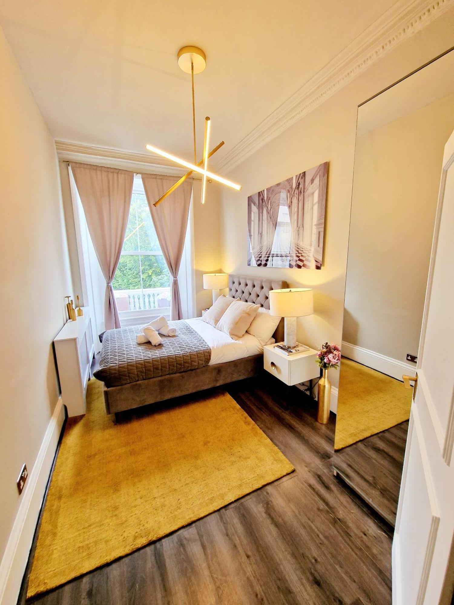 Stylish & Cosy Hyde Park By Tube Metro Stations With Elevator - Lift *