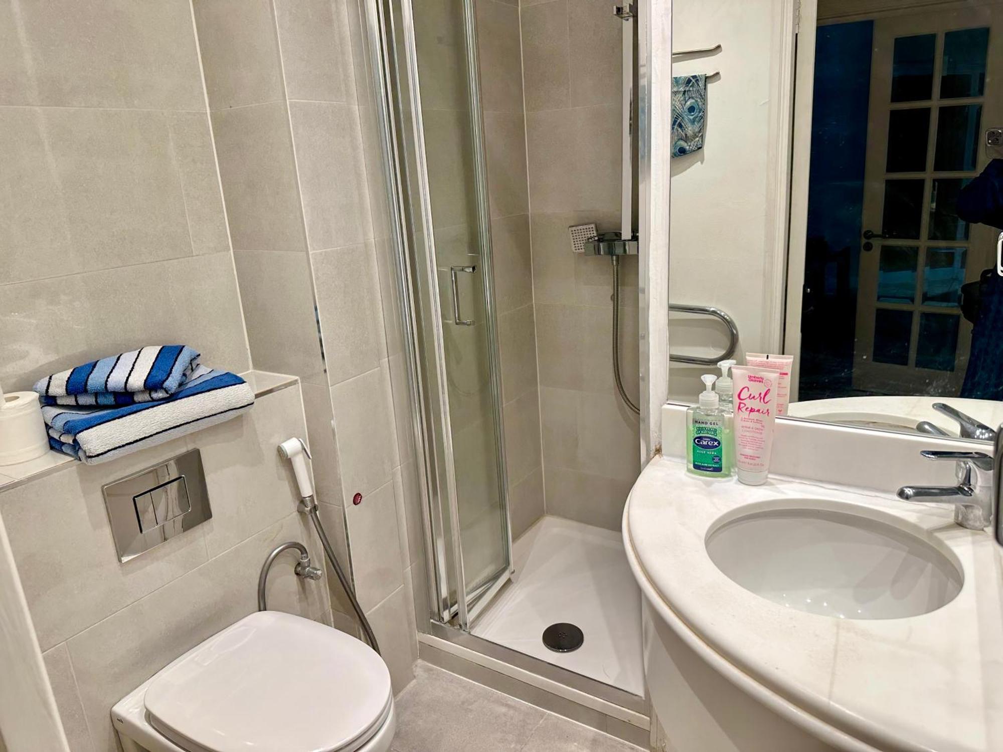 Prime Location - 2 Beds 3 Bath Flat Knightsbridge Apartment
